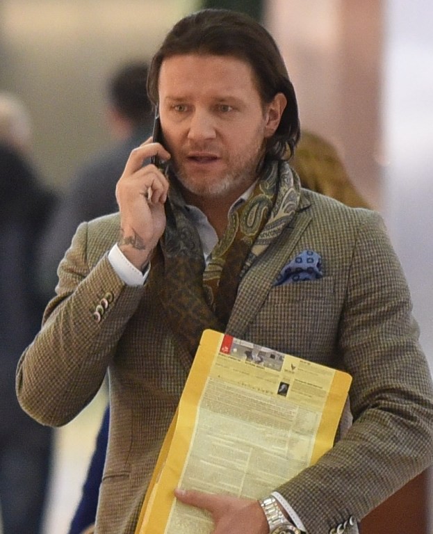 Rozenek w podartych dżinsach na zakupach (ZDJĘCIA)