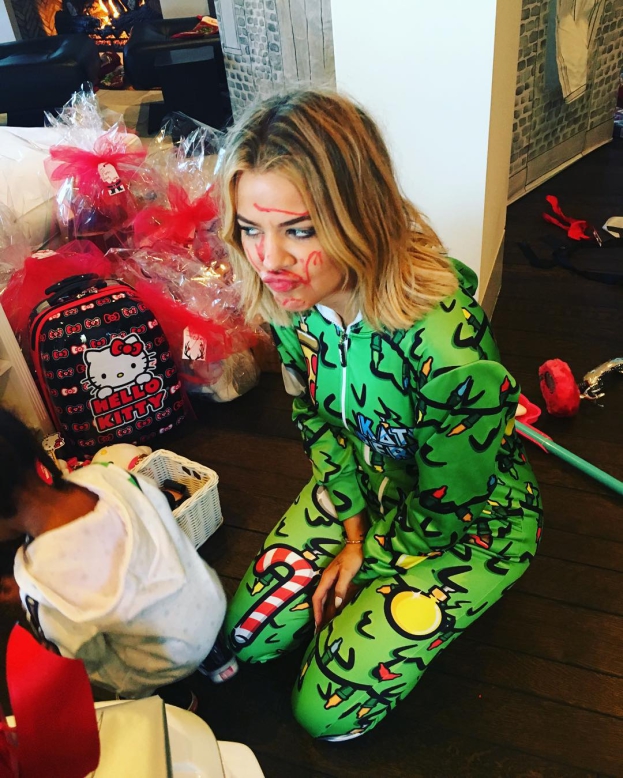 Kardashianki chwalą się dziećmi (FOTO)